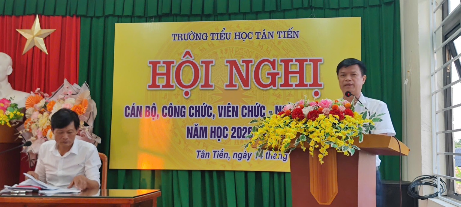 Đồng chí Mai Ngọc Phi – Phó Hiệu trưởng nhà trường, phụ trách Phân hiệu Nga Tân – phát động phong trào thi đua năm học 2026–2027.